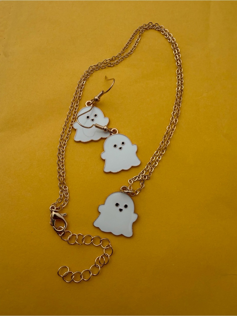HALLOWEEN White Ghost Pendant Necklace and Earring Set with Gold Chain ACCENT. - Picture 10 of 10